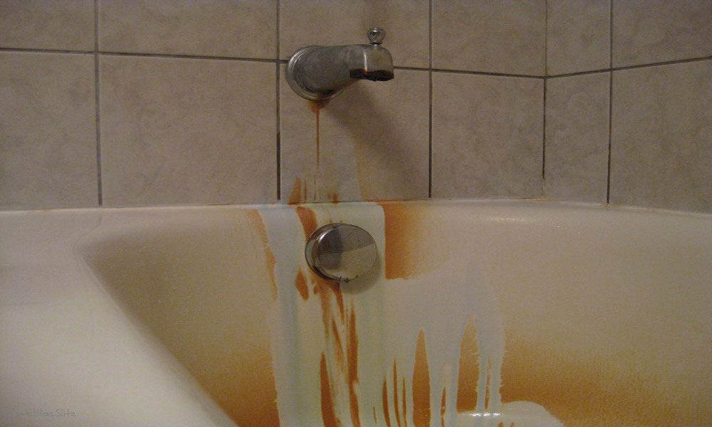 Чем отмыть желтое в ванной. Плитка ржавчина. Известковый налет на ванне.